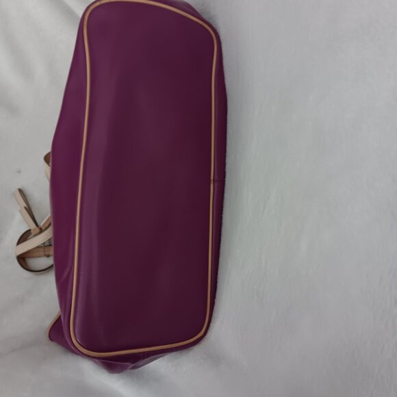 F25028 Park Metro Patent Leather Tote F25028 - Picture 3 of 4